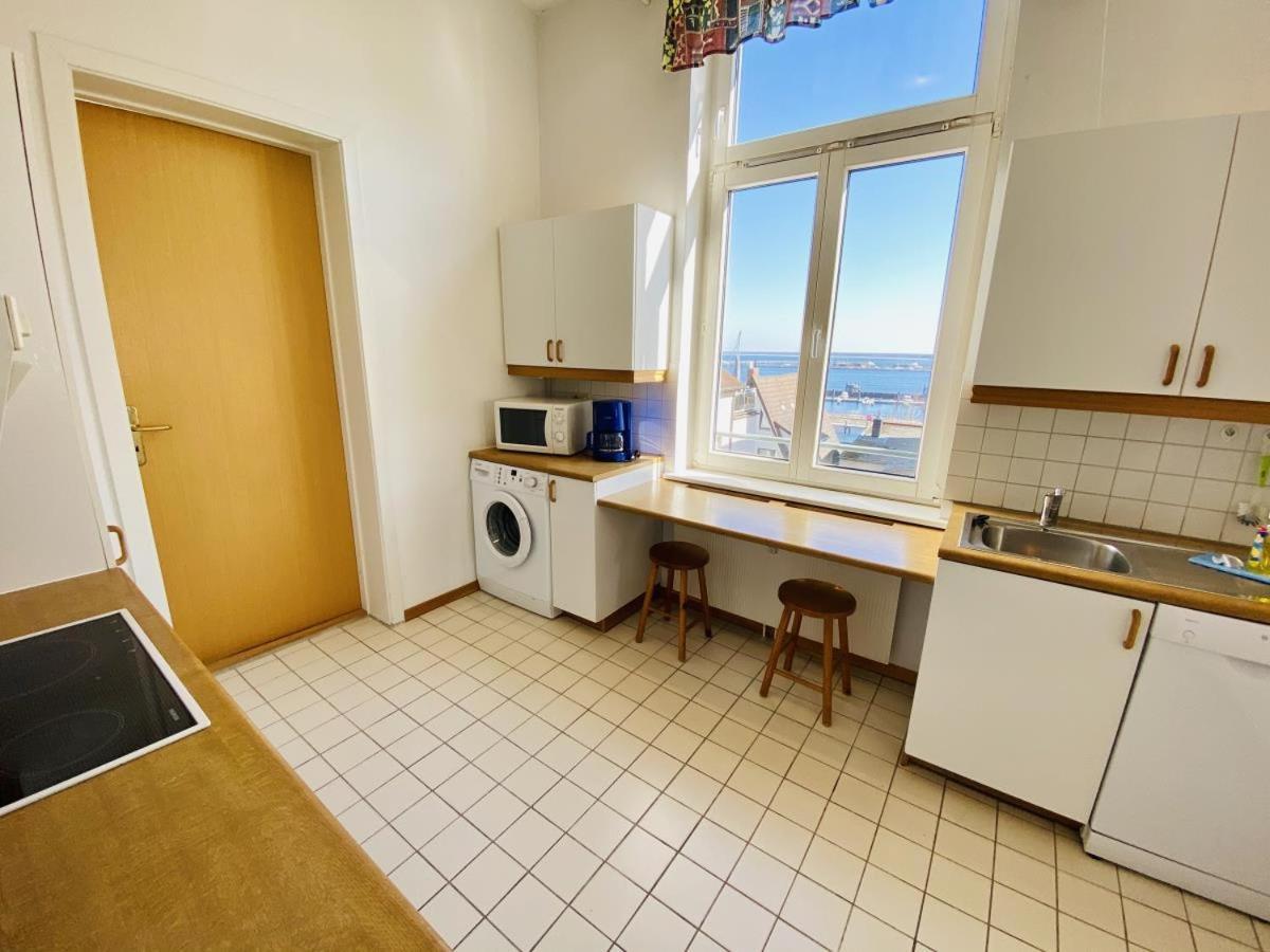 Berringer, Leuchtfeuer, Direkt An Der Promenade Apartment Rostock Exterior photo